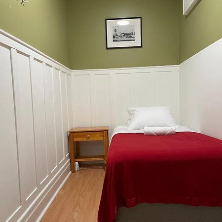 Small Private La Bedroom W Wifi - Private Fridge - Ac Near Usc - Exposition Park - Usc Memorial Coliseum - Banc Of California Bmo Stadium - Downtown Los Angeles Dtla - University Of Southern California Usc!!! Bagian luar foto