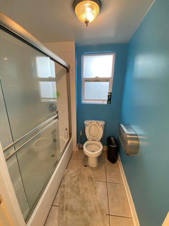 Small Private La Bedroom W Wifi - Private Fridge - Ac Near Usc - Exposition Park - Usc Memorial Coliseum - Banc Of California Bmo Stadium - Downtown Los Angeles Dtla - University Of Southern California Usc!!! Bagian luar foto