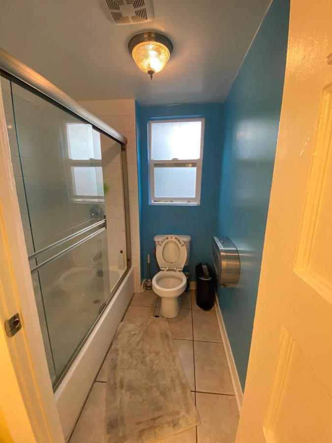 Small Private La Bedroom W Wifi - Private Fridge - Ac Near Usc - Exposition Park - Usc Memorial Coliseum - Banc Of California Bmo Stadium - Downtown Los Angeles Dtla - University Of Southern California Usc!!! Bagian luar foto