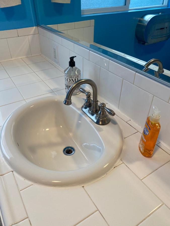Small Private La Bedroom W Wifi - Private Fridge - Ac Near Usc - Exposition Park - Usc Memorial Coliseum - Banc Of California Bmo Stadium - Downtown Los Angeles Dtla - University Of Southern California Usc!!! Bagian luar foto