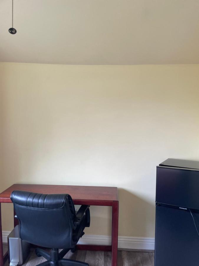 Small Private La Bedroom W Wifi - Private Fridge - Ac Near Usc - Exposition Park - Usc Memorial Coliseum - Banc Of California Bmo Stadium - Downtown Los Angeles Dtla - University Of Southern California Usc!!! Bagian luar foto