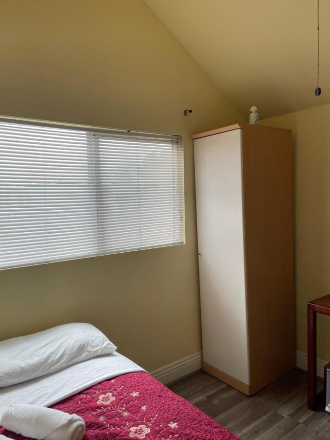 Small Private La Bedroom W Wifi - Private Fridge - Ac Near Usc - Exposition Park - Usc Memorial Coliseum - Banc Of California Bmo Stadium - Downtown Los Angeles Dtla - University Of Southern California Usc!!! Bagian luar foto