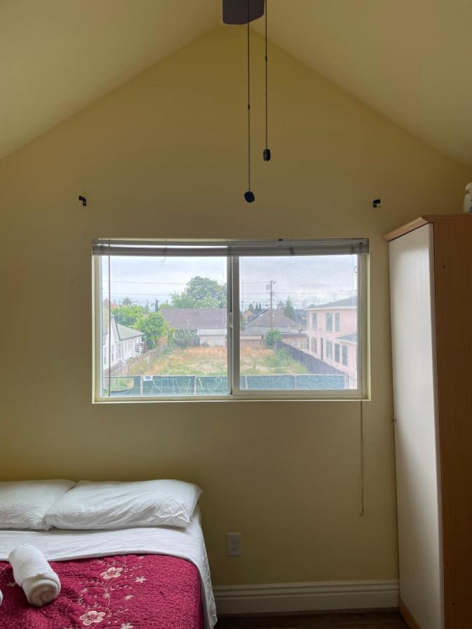Small Private La Bedroom W Wifi - Private Fridge - Ac Near Usc - Exposition Park - Usc Memorial Coliseum - Banc Of California Bmo Stadium - Downtown Los Angeles Dtla - University Of Southern California Usc!!! Bagian luar foto