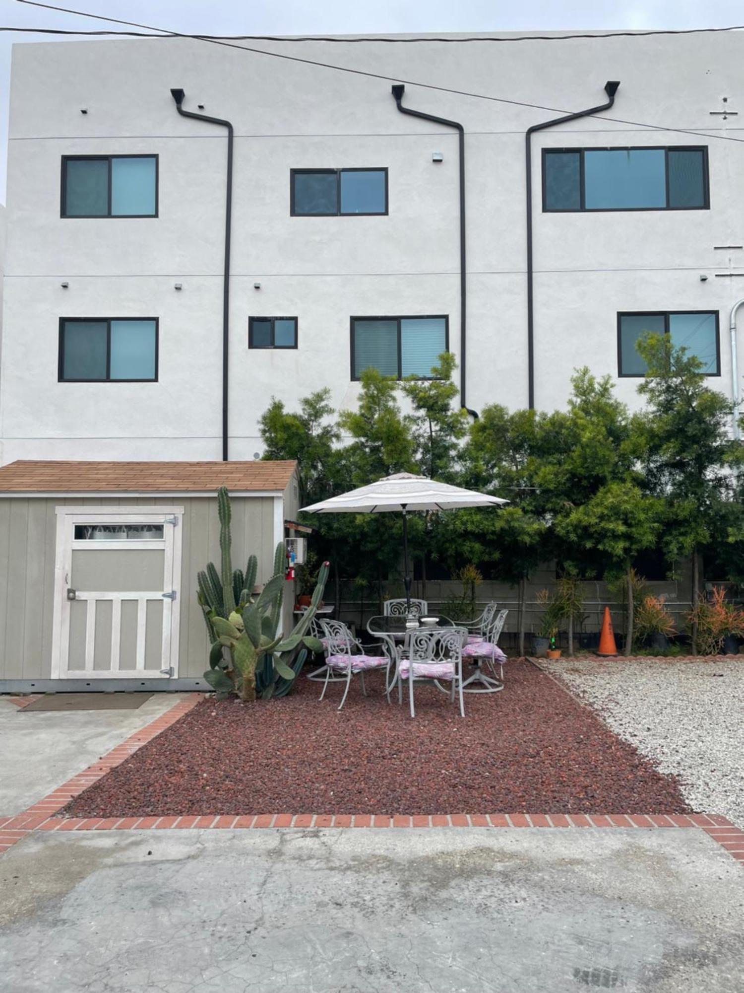 Small Private La Bedroom W Wifi - Private Fridge - Ac Near Usc - Exposition Park - Usc Memorial Coliseum - Banc Of California Bmo Stadium - Downtown Los Angeles Dtla - University Of Southern California Usc!!! Bagian luar foto