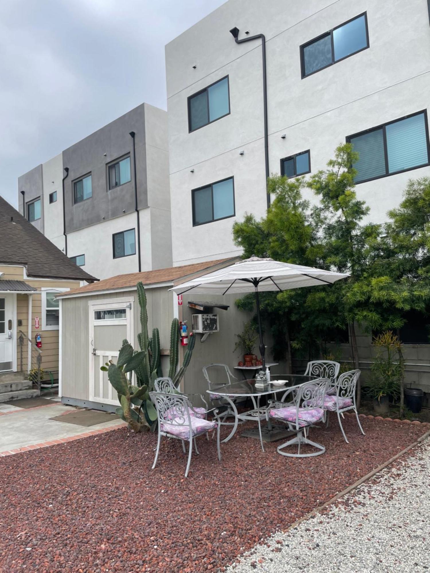 Small Private La Bedroom W Wifi - Private Fridge - Ac Near Usc - Exposition Park - Usc Memorial Coliseum - Banc Of California Bmo Stadium - Downtown Los Angeles Dtla - University Of Southern California Usc!!! Bagian luar foto