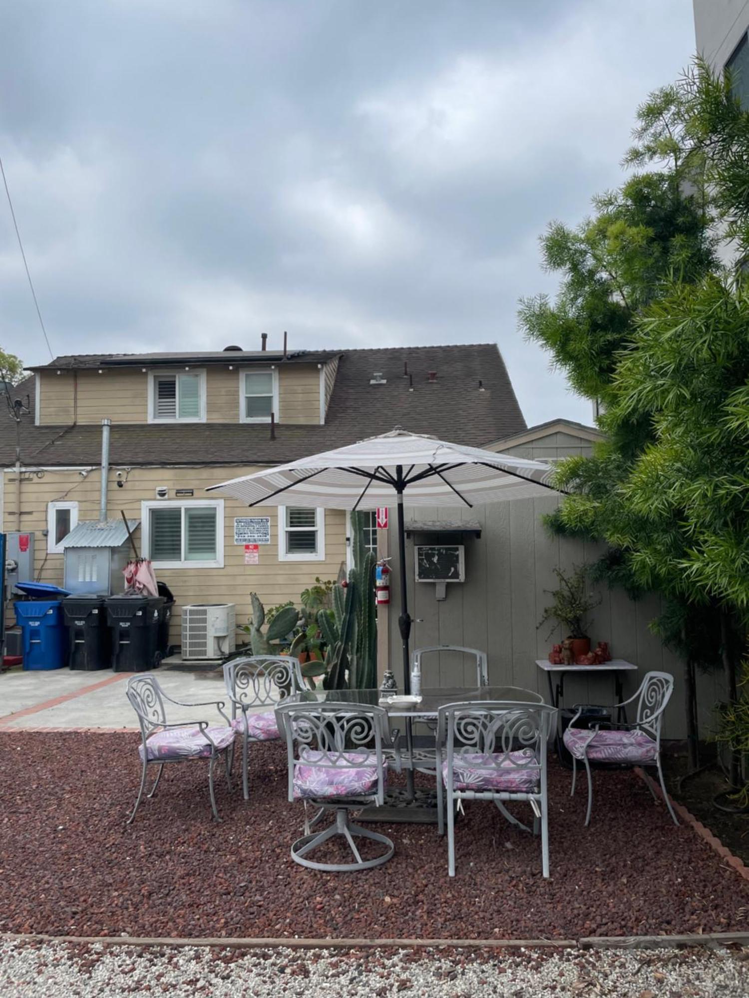 Small Private La Bedroom W Wifi - Private Fridge - Ac Near Usc - Exposition Park - Usc Memorial Coliseum - Banc Of California Bmo Stadium - Downtown Los Angeles Dtla - University Of Southern California Usc!!! Bagian luar foto